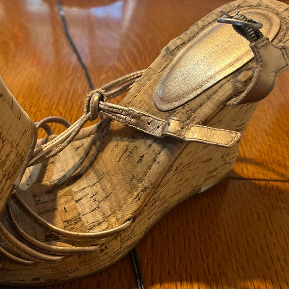 🍌Banana Republic thick, cork-like heals!🍌 - Picture 3 of 12